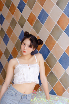 丰满女老板大胸BD高清